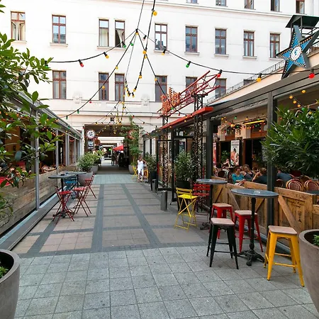 Little Americas Metropolitan Apartments Budapest Exterior photo